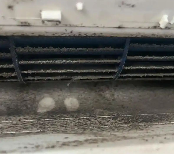 金山屯空调吹的风有股烧焦味是怎么回事